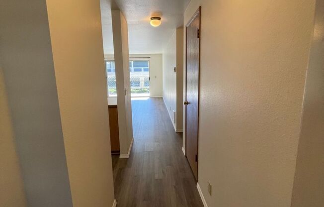 2 beds, 1.5 baths, 900 sqft, $1,550, Unit B105