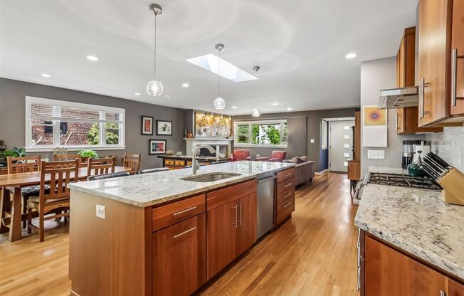 Amazing 5BR/3BA Home in Bethesda,MD - Ready early July!