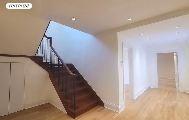 6 beds, 4.5 baths, 6,000 sqft, $55,000, Unit PHA