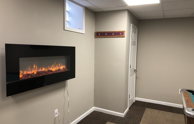 1 bed, 1 bath, 755 sqft, $945, Unit 12