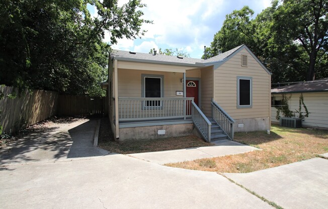 Great Three Bedroom House in Hyde Park Area - Prelease for August!