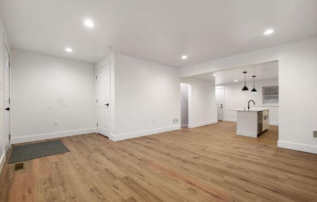 Luxury 3-Bedroom, 2.5-Bathroom House in Sharpsburg!