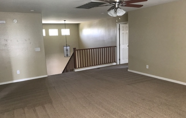 5 beds, 2.5 baths, $2,600, Unit 21196355-002