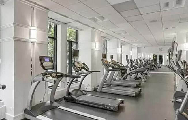 1 bed, 1 bath, 665 sqft, $4,400, Unit 2H