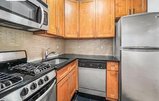 1 bed, 1 bath, $3,295, Unit 6F