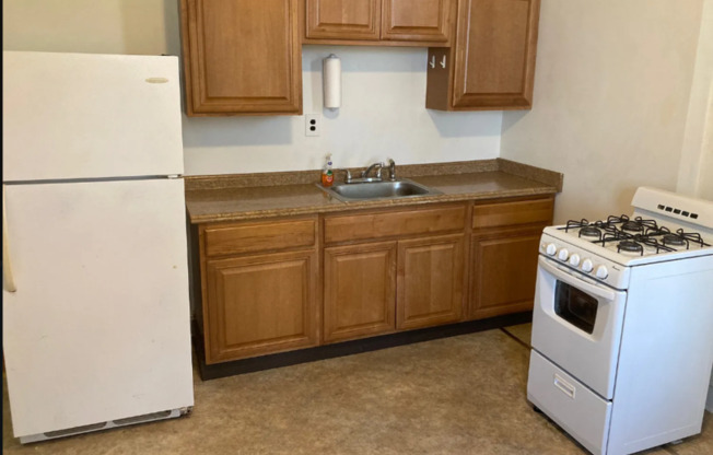 221 X BROOKFIELD AVE