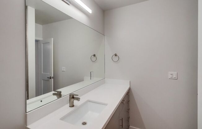 3 beds, 2 baths, $3,395, Unit 11