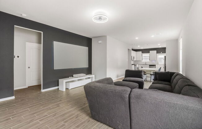25722 HICKORY PECAN TRL