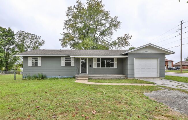 Newly Remodeled | 3 Bedroom | 1 Bathroom | 1 Car Garage | NIXA Schools | Fenced in Back Yard |  Pet Friendly