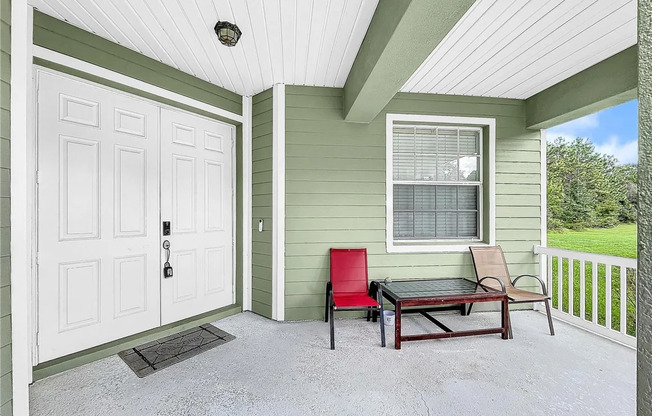 Stunning Home at Bay Cedar Ave! 4bed | 3bath