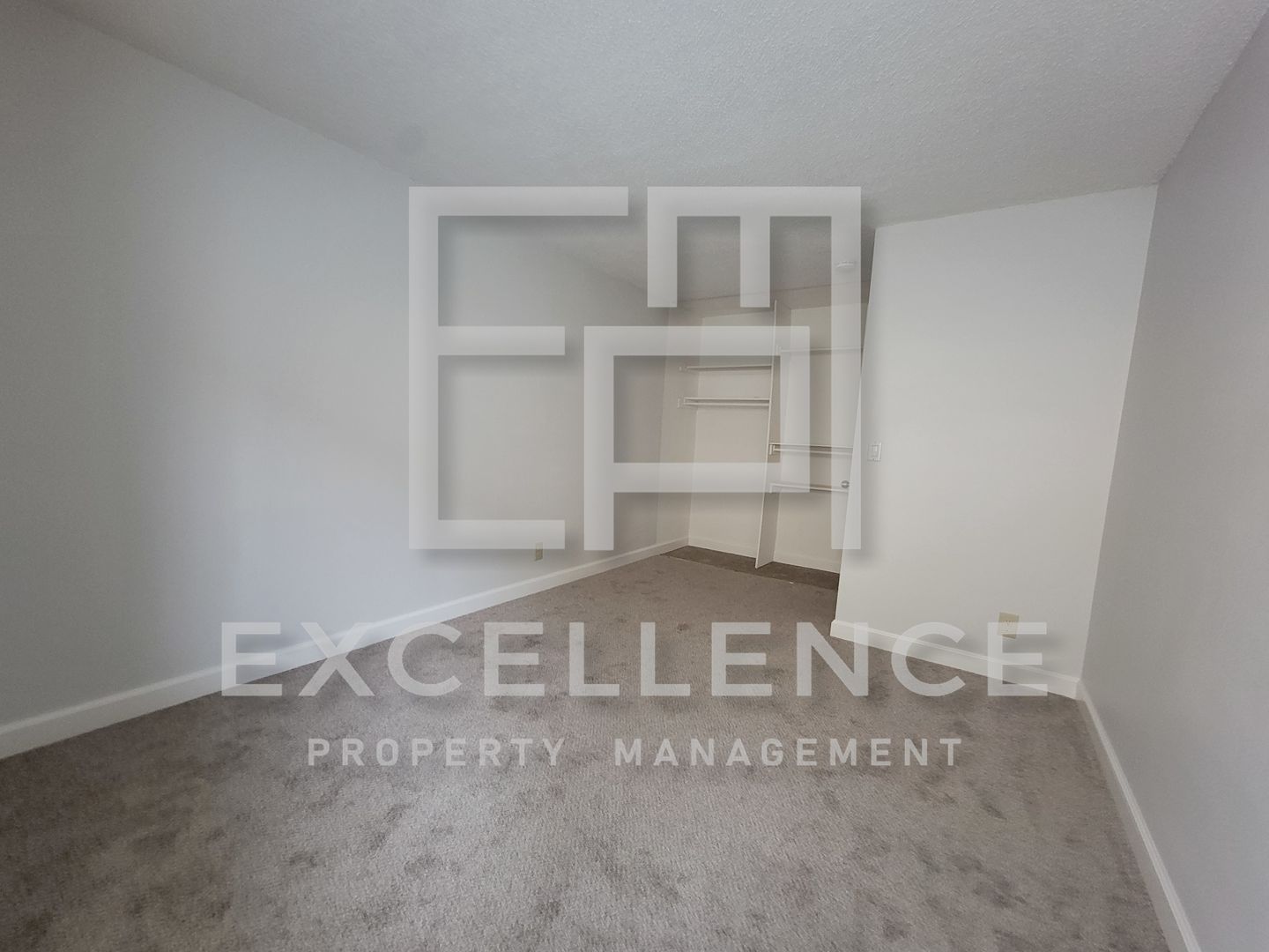 2/1 With Private Patio, AC, Updated Kitchen, Community Laundry & Pool - Across From Central Park