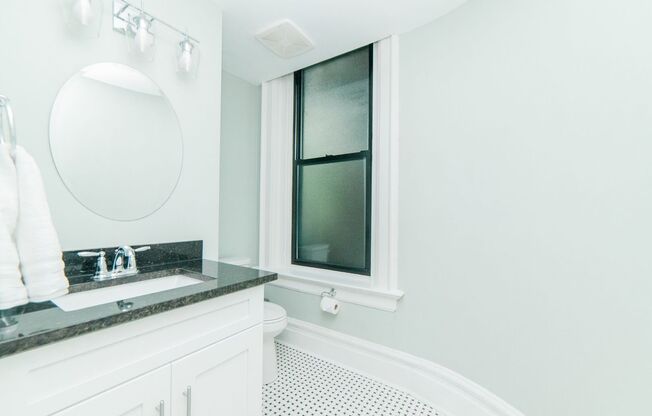 Studio, 1 bath, 850 sqft, $999, Unit Unit 110