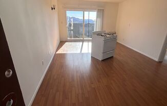 2 beds, 1 bath, $2,750, Unit D