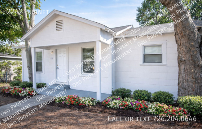2242 BURNET