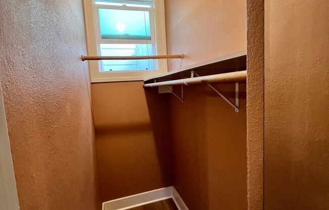 Studio, 1 bath, 300 sqft, $1,175, Unit 3