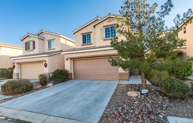 Great 3 bedroom house with a large loft and office nook in the SW