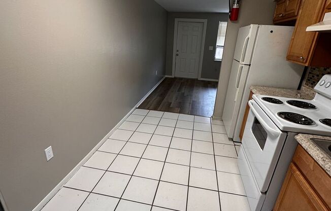 2 beds, 1 bath, $1,540