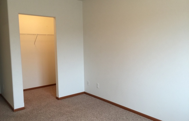 3 beds, 2 baths, 1,232 sqft, $1,425, Unit 413