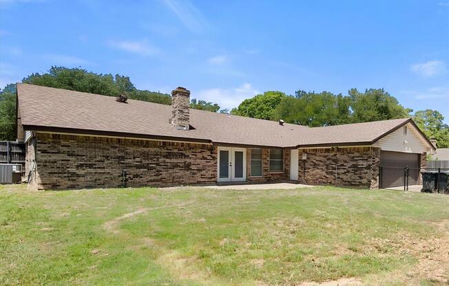 4 beds, 2 baths, 2,019 sqft, $2,450