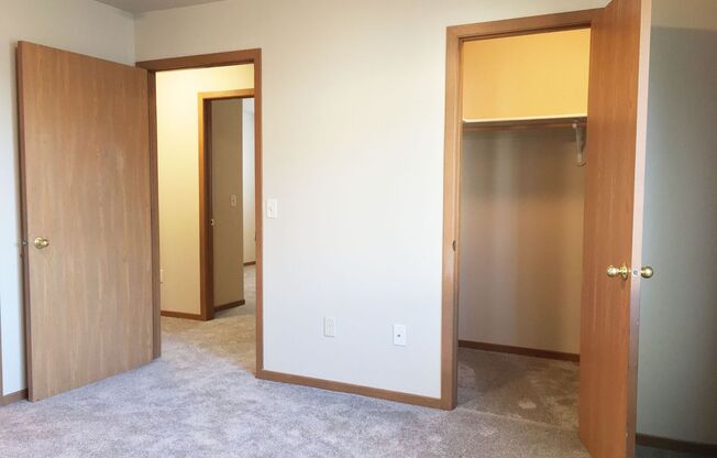 3 beds, 2 baths, 1,080 sqft, $1,095, Unit 1540-8