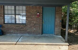 2 beds, 1 bath, 679 sqft, $750