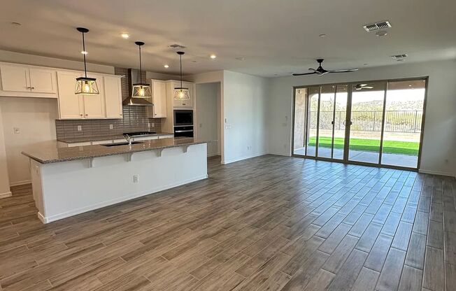 NEWER HOME IN NORTHPOINTE AT VISTANCIA