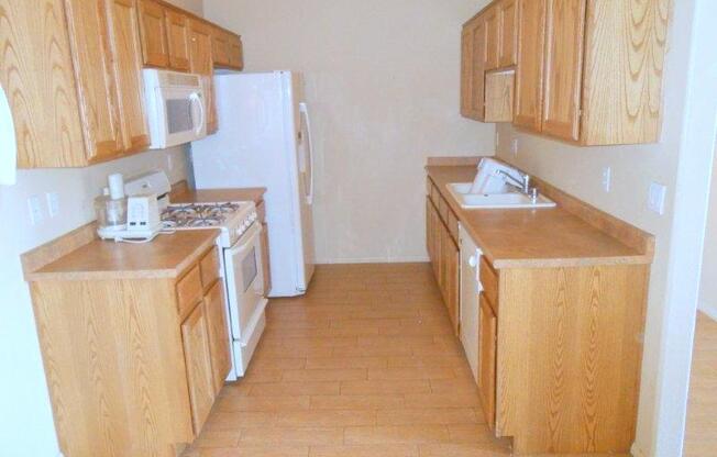 Cozy 3 Bedroom Condo with Garage in NW