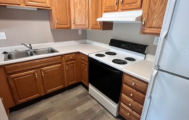 2 beds, 1 bath, 900 sqft, $949, Unit 232