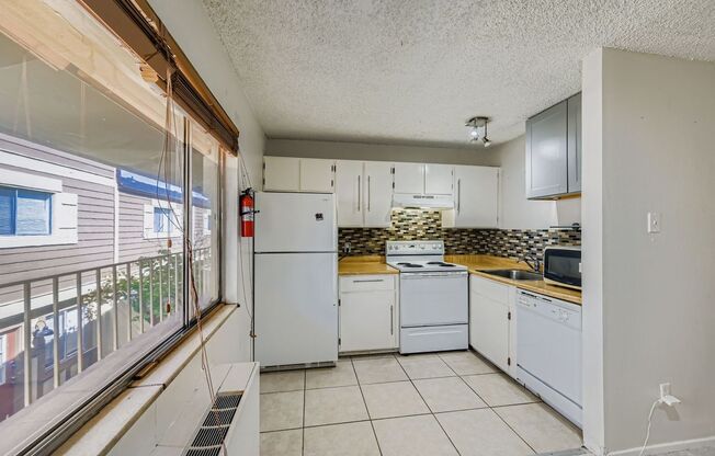 Move-In Ready 1-Bed Near Campus ***Application fee reimbursed and admin fee waived!***