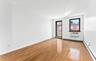 325 W 51 ST