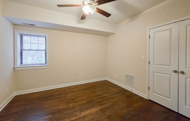 3 beds, 2 baths, 1,325 sqft, $2,995, Unit 1827L-G