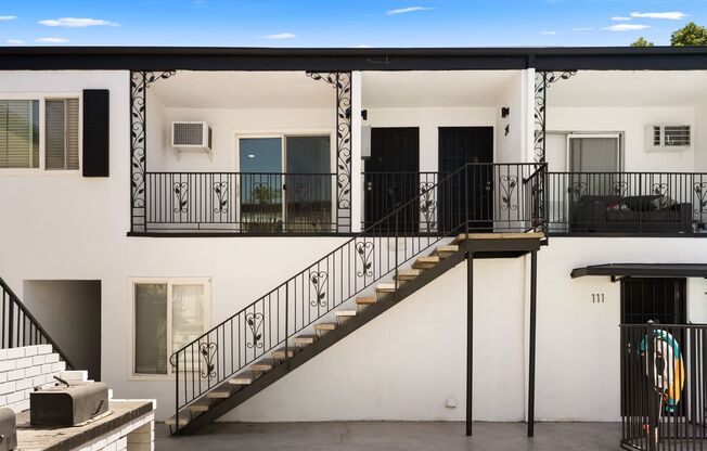 2 beds, 2 baths, 950 sqft, $2,500, Unit 202