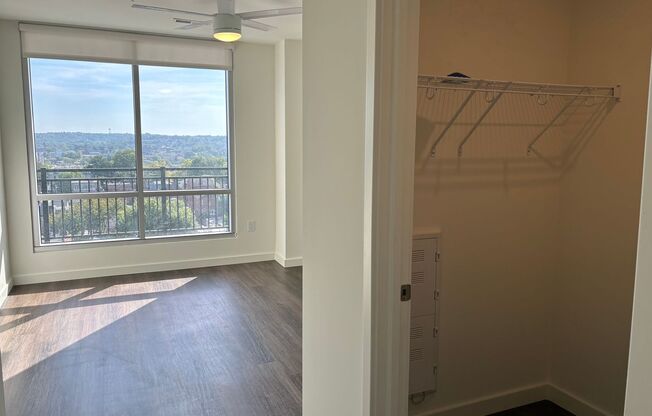 2 beds, 2 baths, 958 sqft, $2,325, Unit 810