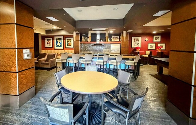 1 bed, 1 bath, 735 sqft, $2,400, Unit 120