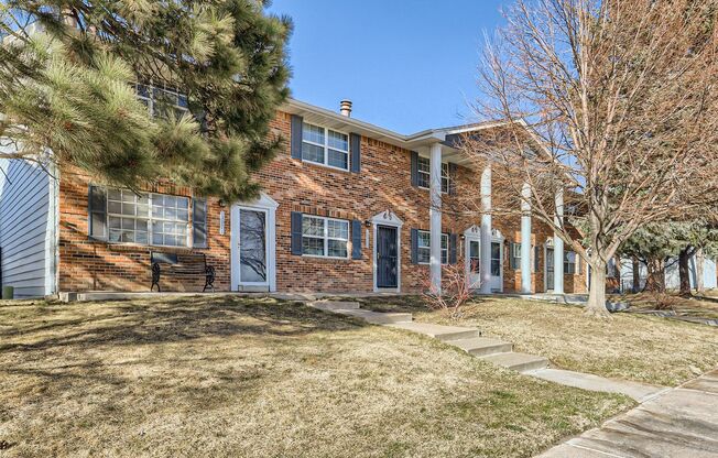 Experience Elevated Townhome Living in Aurora!