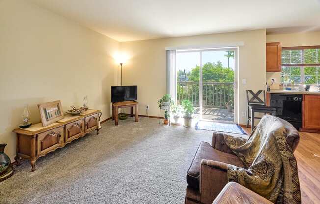 Living room at Monroe Avenue Apartments, Salem, 97301