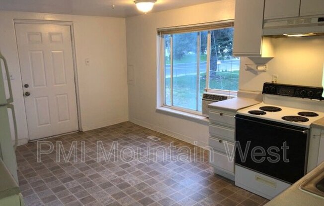 2 beds, 1 bath, 1,025 sqft, $1,395