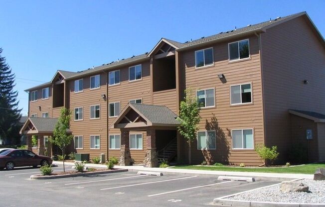 2 beds, 1 bath, 889 sqft, $1,295, Unit 25