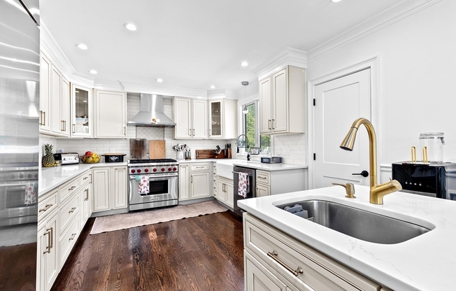 110 REDWOOD RD