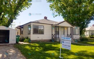 Cozy one bedroom one bathroom duplex located off of Keystone and Seventh Street in a cul-de-sac block!!!