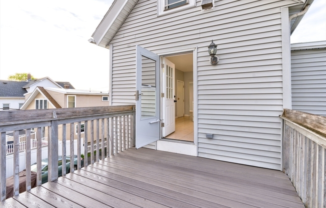46 WYLLIS AVE