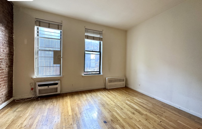 Studio, 1 bath, 400 sqft, $1,975, Unit 5C