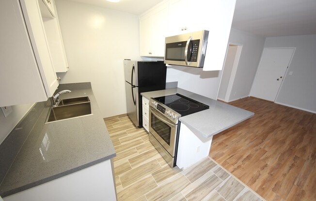 1 bed, 1 bath, $2,395, Unit 1725 - 203