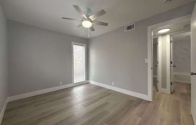 2 beds, 1 bath, $795, Unit B8