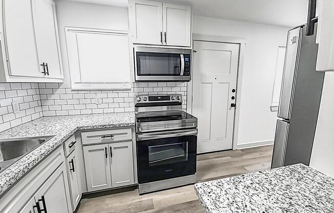 2 beds, 1 bath, 800 sqft, $1,200, Unit 5