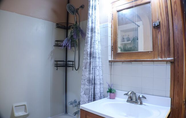 2 beds, 2 baths, $1,700