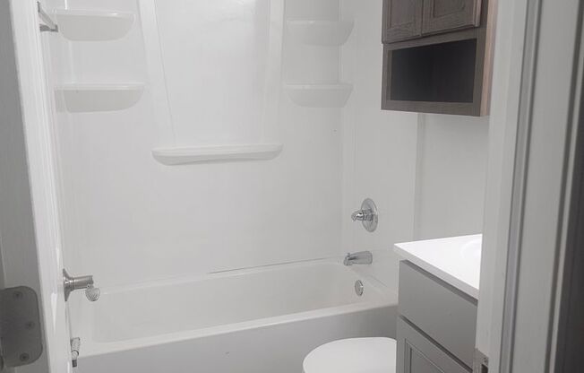 1 bed, 1 bath, 625 sqft, $775, Unit 3717 N2