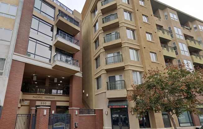Spacious 2 Bedroom 2 Bath Condo in the Heart of Downtown San Diego!