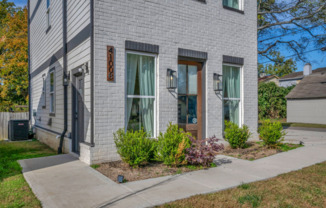 Newly built 3bedroom/2.5 bath home in Sylvan Park