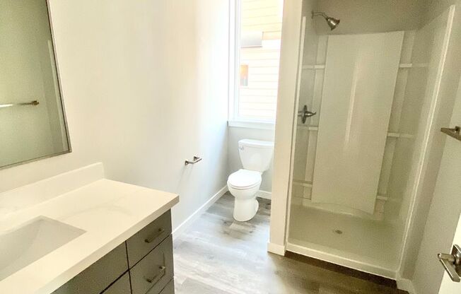 2 beds, 2 baths, 655 sqft, $2,595, Unit 202